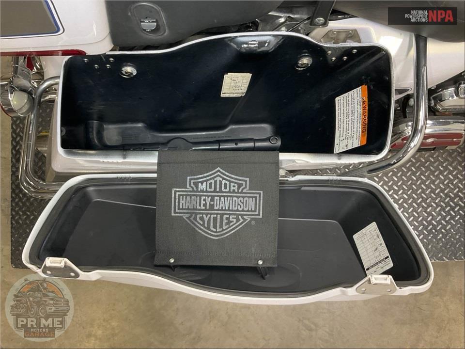 2009 Harley-Davidson FLHTCU ULTRA CLASSIC ELECTRA GLIDE — фото 24