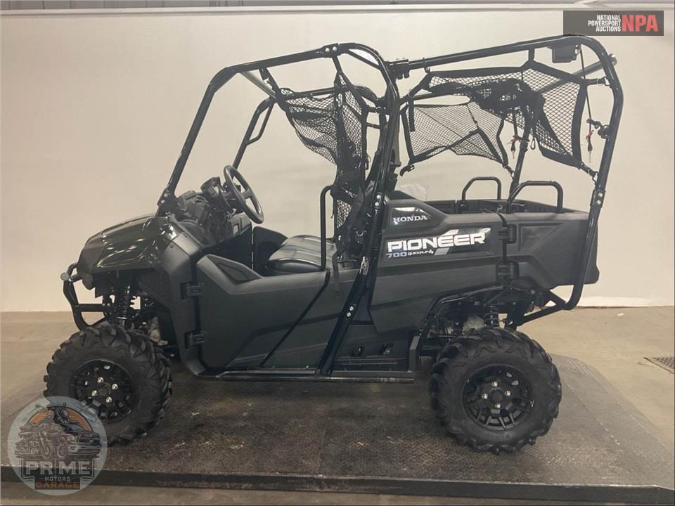 2025 Honda PIONEER 700-4 DELUXE — фото 3