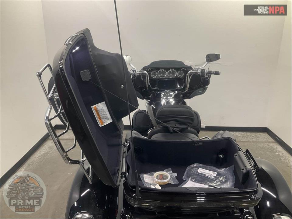2022 Harley-Davidson FLHTCUTGSE CVO TRI GLIDE — фото 16