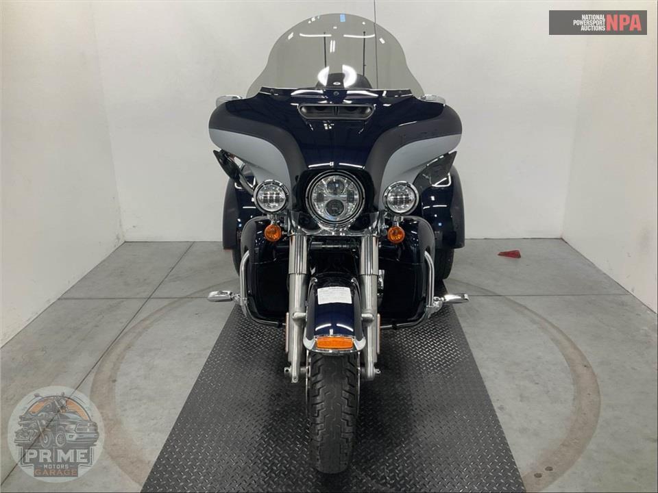 2019 Harley-Davidson FLHTCUTG TRI GLIDE ULTRA — фото 2