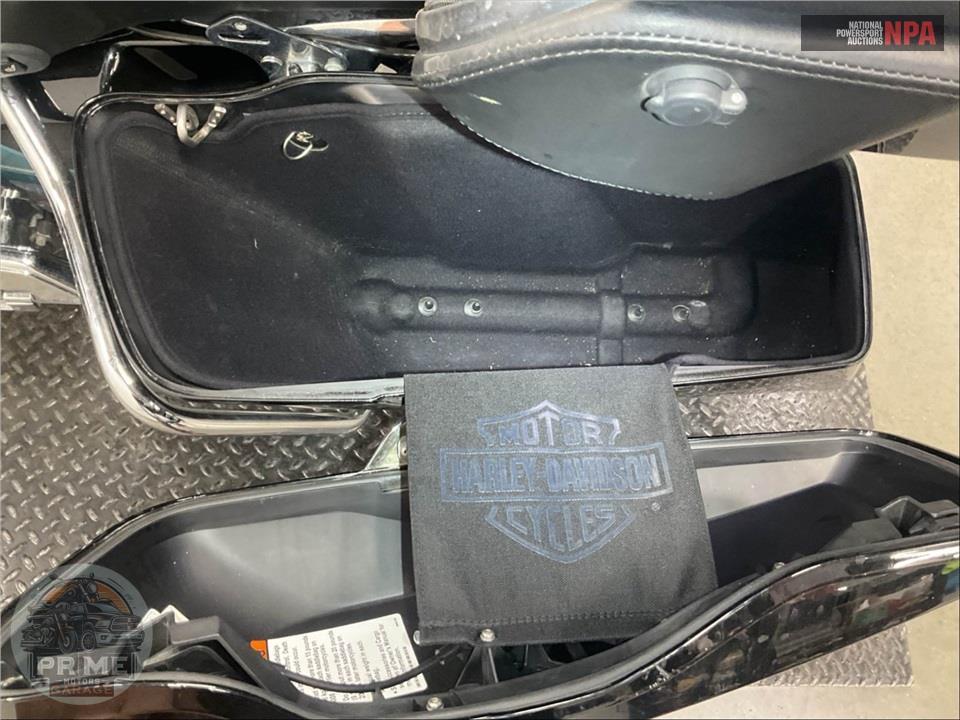 2015 Harley-Davidson FLHTKSE CVO ULTRA LIMITED — фото 25