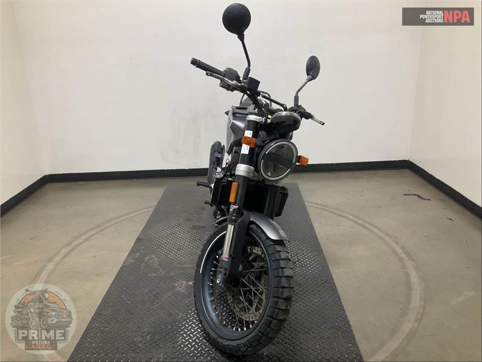 2021 Husqvarna SVARTPILEN 401 — фото 2
