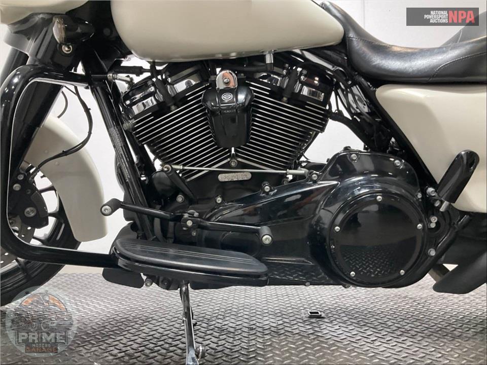 2018 Harley-Davidson FLHXS STREET GLIDE SPECIAL — фото 7