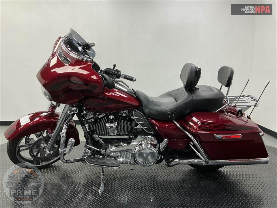 2017 Harley-Davidson FLHXS STREET GLIDE SPECIAL — фото 3