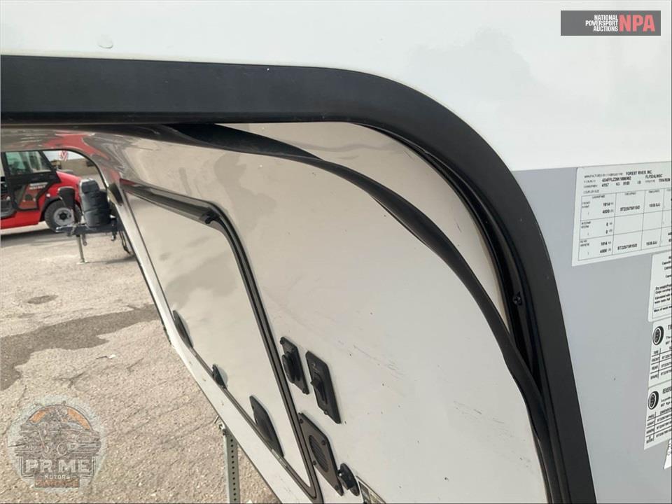 2019 Flagstaff By Forest River M-524LWS - SUPER LITE FIFTH WHEEL SERIES — фото 38