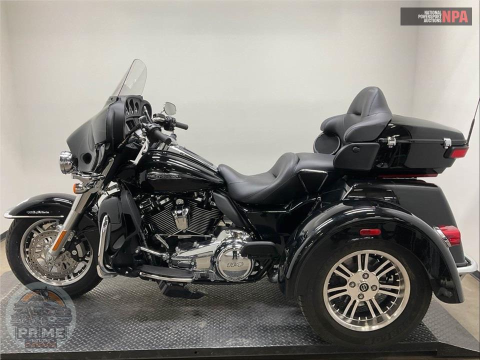 2021 Harley-Davidson FLHTCUTG TRI GLIDE ULTRA CLASSIC — фото 3