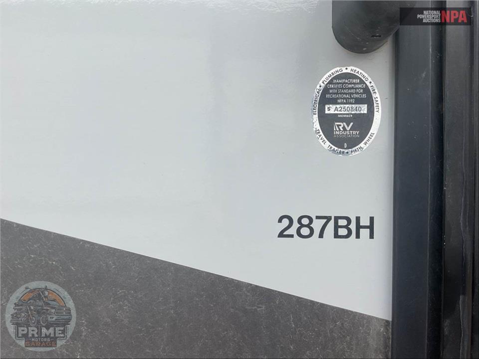 2022 Cherokee By Forest River M-287BH ARCTIC WOLF FIFTH WHEEL SERIES — фото 5