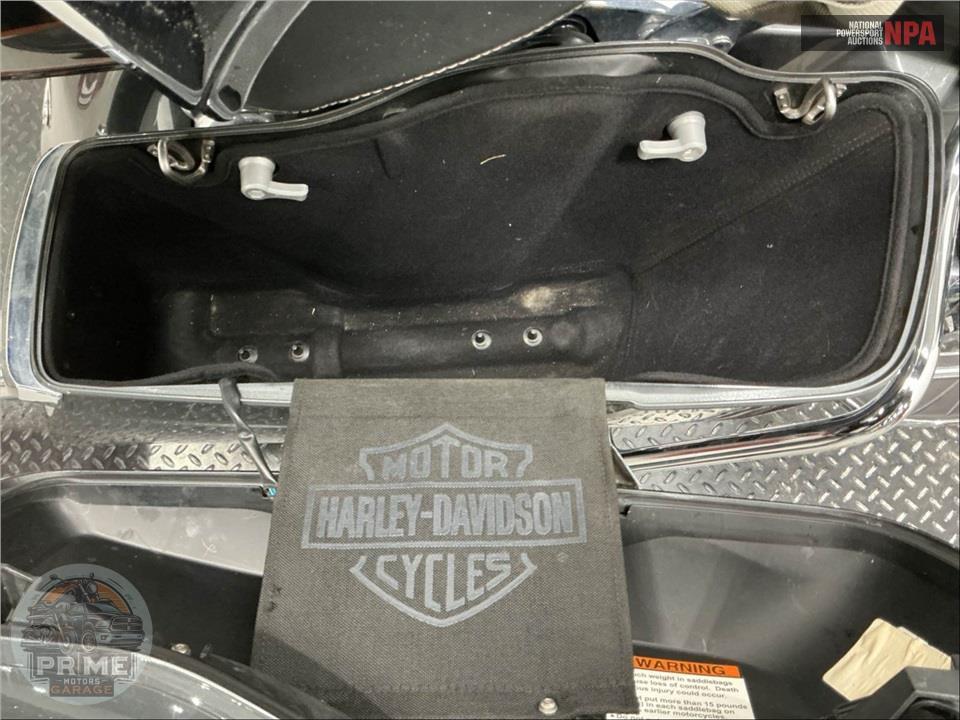 2016 Harley-Davidson FLTRUSE CVO ROAD GLIDE ULTRA — фото 24