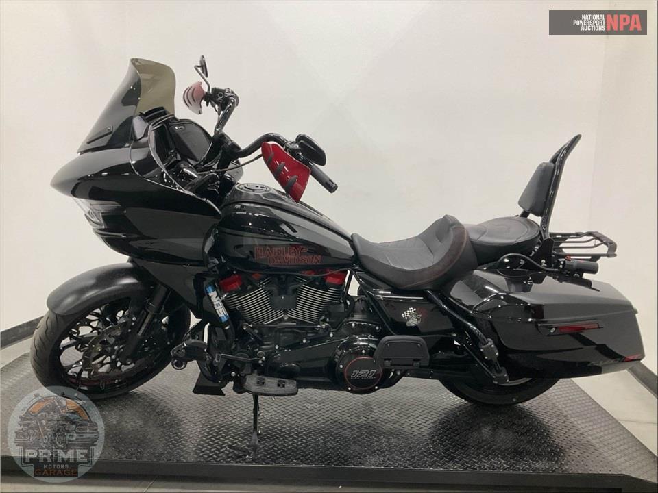 2024 Harley-Davidson FLTRXSTSE CVO ROAD GLIDE ST — фото 3