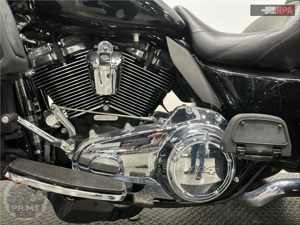 2023 Harley-Davidson FLHTCUTG TRI GLIDE ULTRA CLASSIC — фото 9