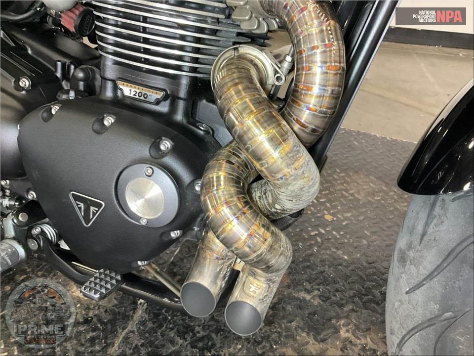2023 Triumph BONNEVILLE BOBBER — фото 19