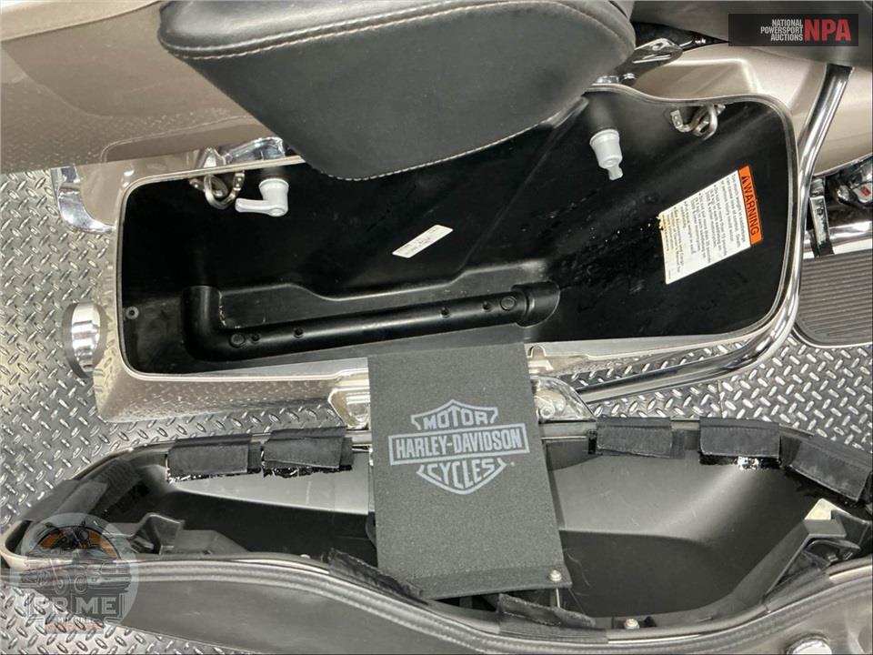 2018 Harley-Davidson FLTRU ROAD GLIDE ULTRA — фото 35