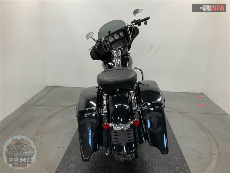 2017 Harley-Davidson FLHXS STREET GLIDE SPECIAL — фото 4