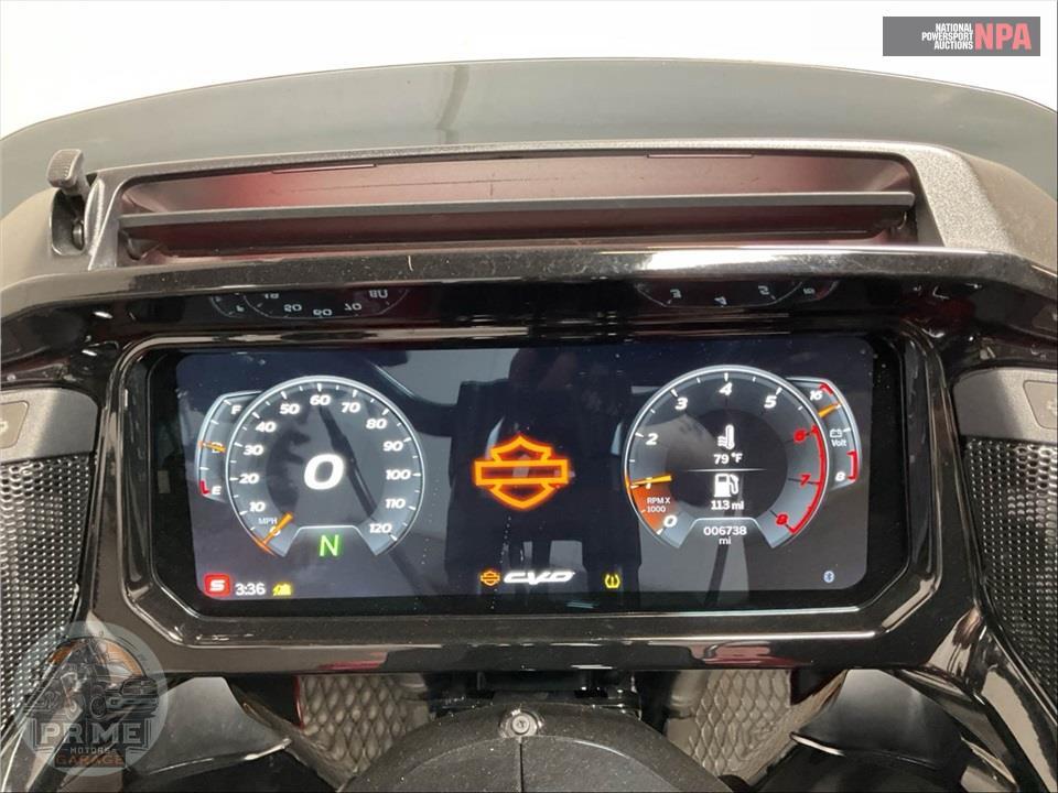 2025 Harley-Davidson FLTRXSTSE CVO ROAD GLIDE ST — фото 5