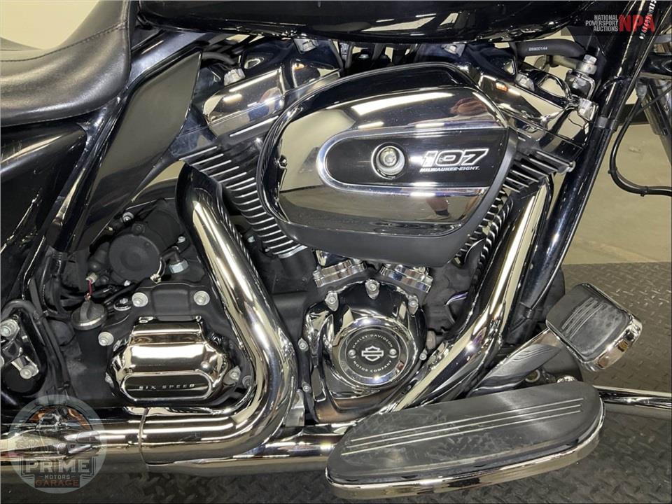2017 Harley-Davidson FLHXS STREET GLIDE SPECIAL — фото 6