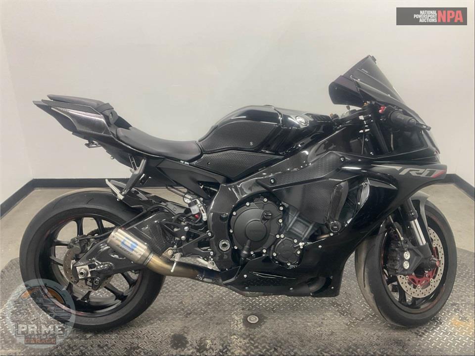 2018 Yamaha YZF - R1 — фото 1