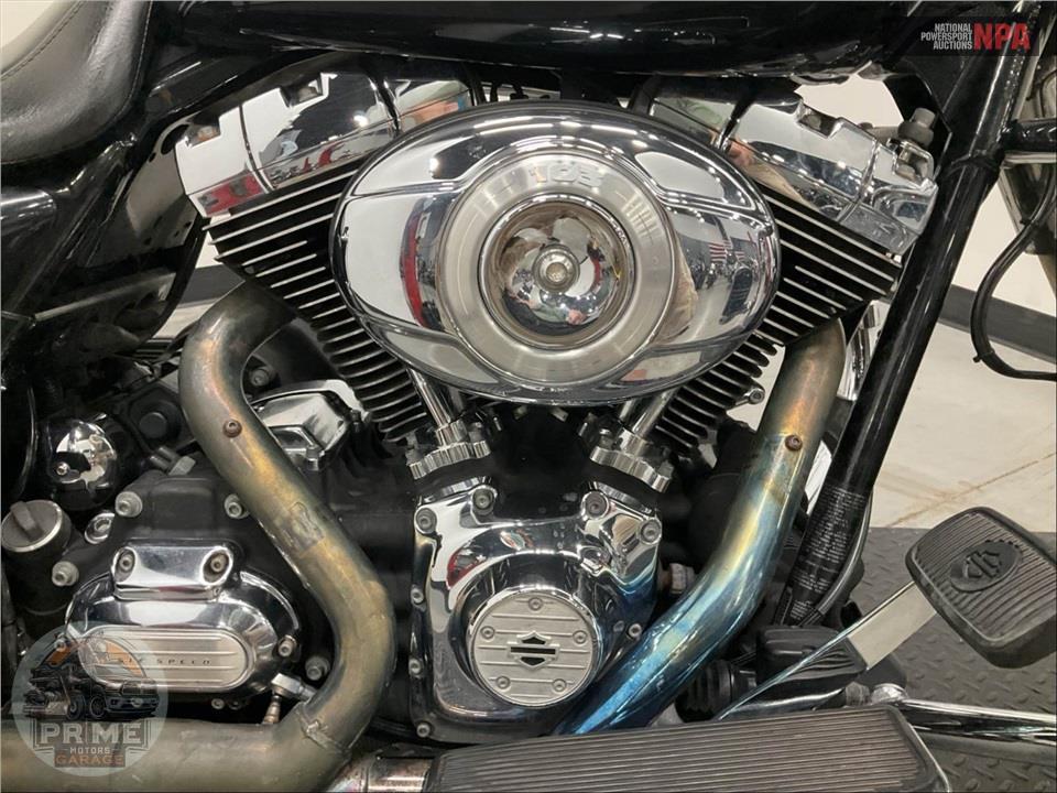 2013 Harley-Davidson FLHRC ROAD KING CLASSIC — фото 6