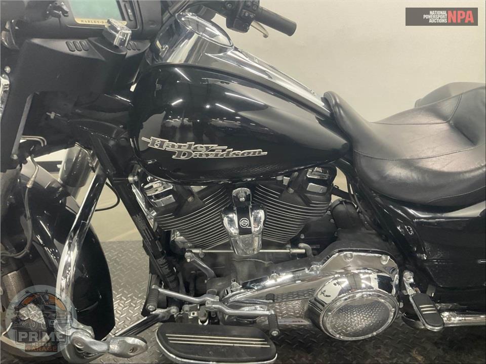 2018 Harley-Davidson FLHX STREET GLIDE — фото 7