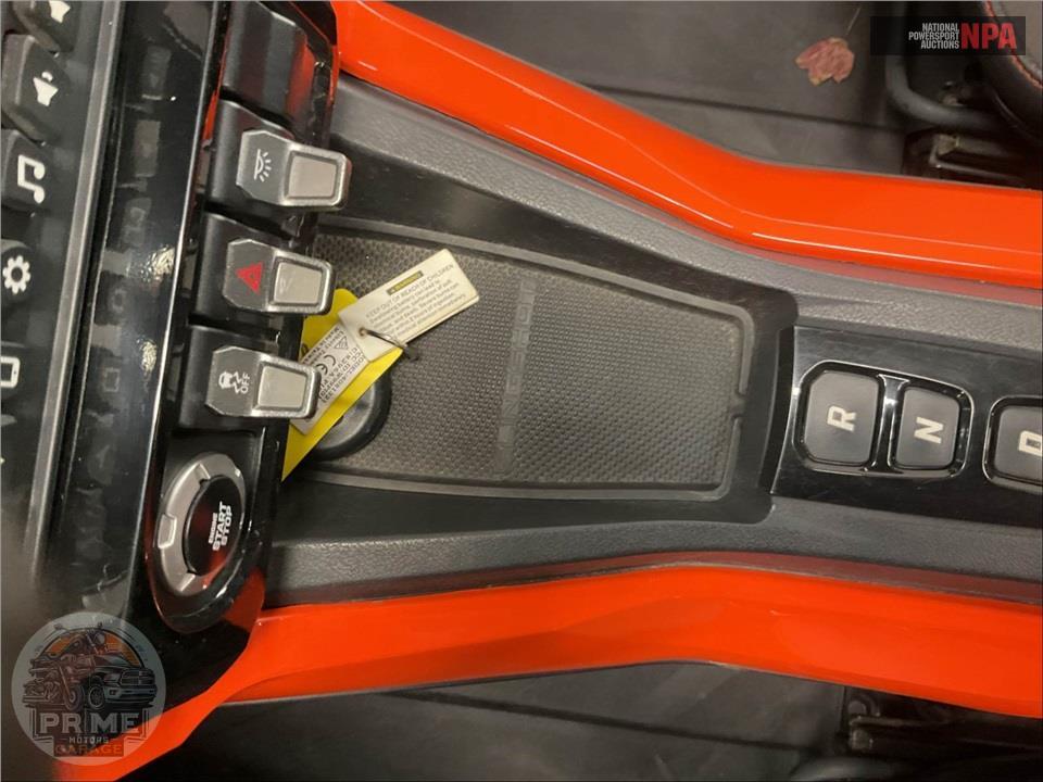 2023 Polaris SLINGSHOT R WITH AUTODRIVE — фото 6