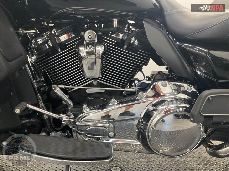 2017 Harley-Davidson FLTRU ROAD GLIDE ULTRA — фото 7