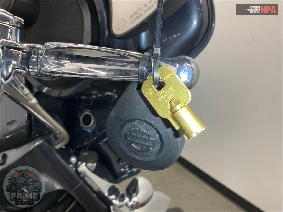 2019 Harley-Davidson FLHXSE CVO STREET GLIDE — фото 12