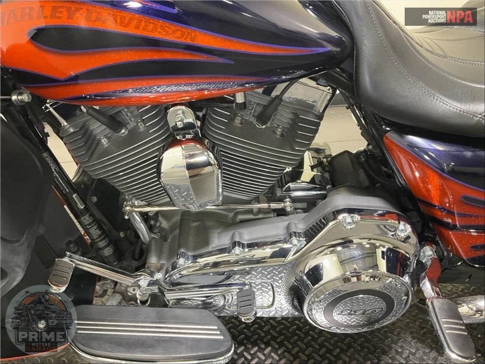 2015 Harley-Davidson FLHXSE CVO STREET GLIDE SPECIAL — фото 7