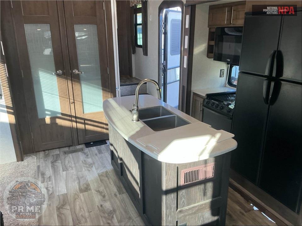 2018 Keystone Rv M-310 RLS - COUGAR FIFTH WHEEL SERIES — фото 9