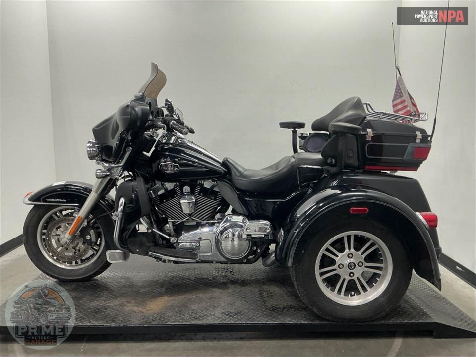 2013 Harley-Davidson FLHTCUTG TRIGLIDE UL CLSC — фото 3