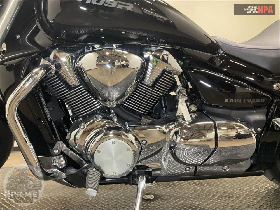 2025 Suzuki VZR1800M5 BOULEVARD M109R — фото 7