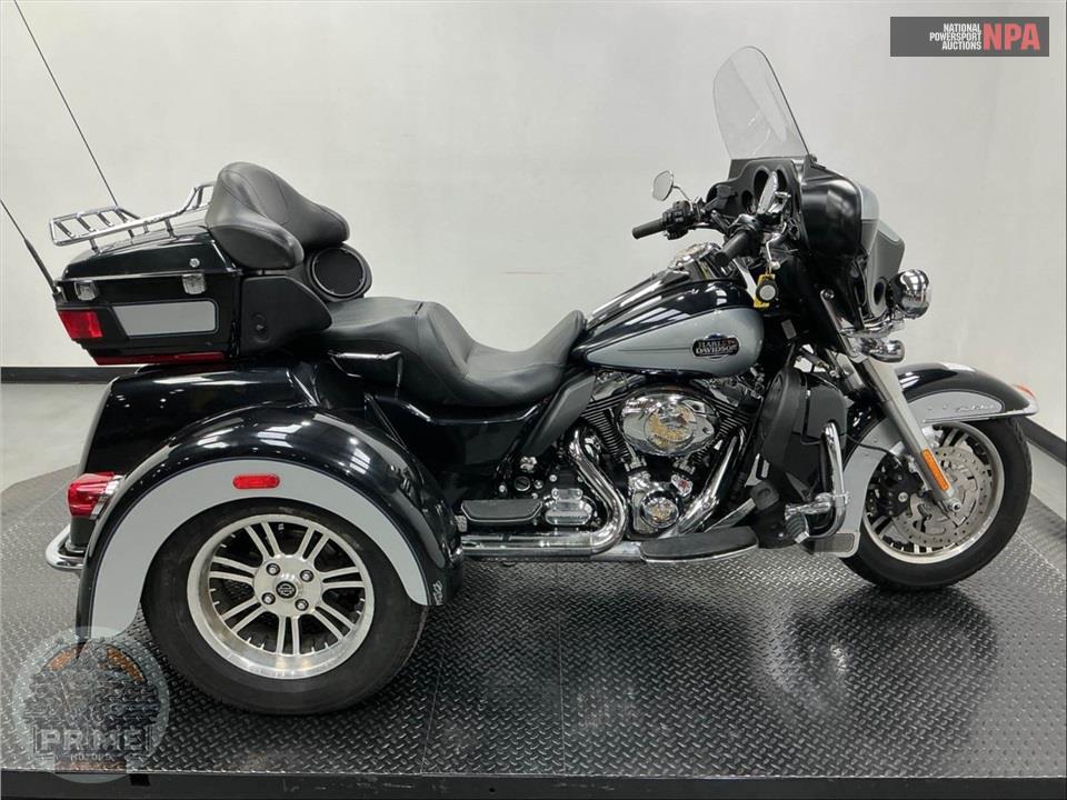 2013 Harley-Davidson FLHTCUTG TRIGLIDE UL CLSC — фото 1