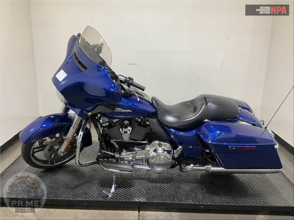 2017 Harley-Davidson FLHXS STREET GLIDE SPECIAL — фото 3