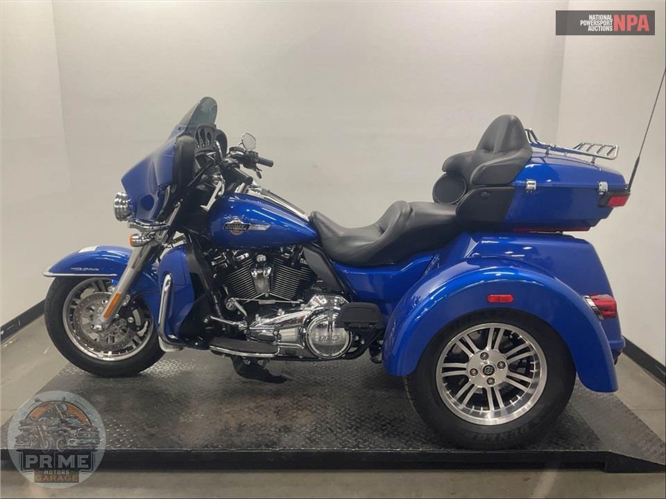 2024 Harley-Davidson FLHTCUTG TRI GLIDE ULTRA CLASSIC — фото 3