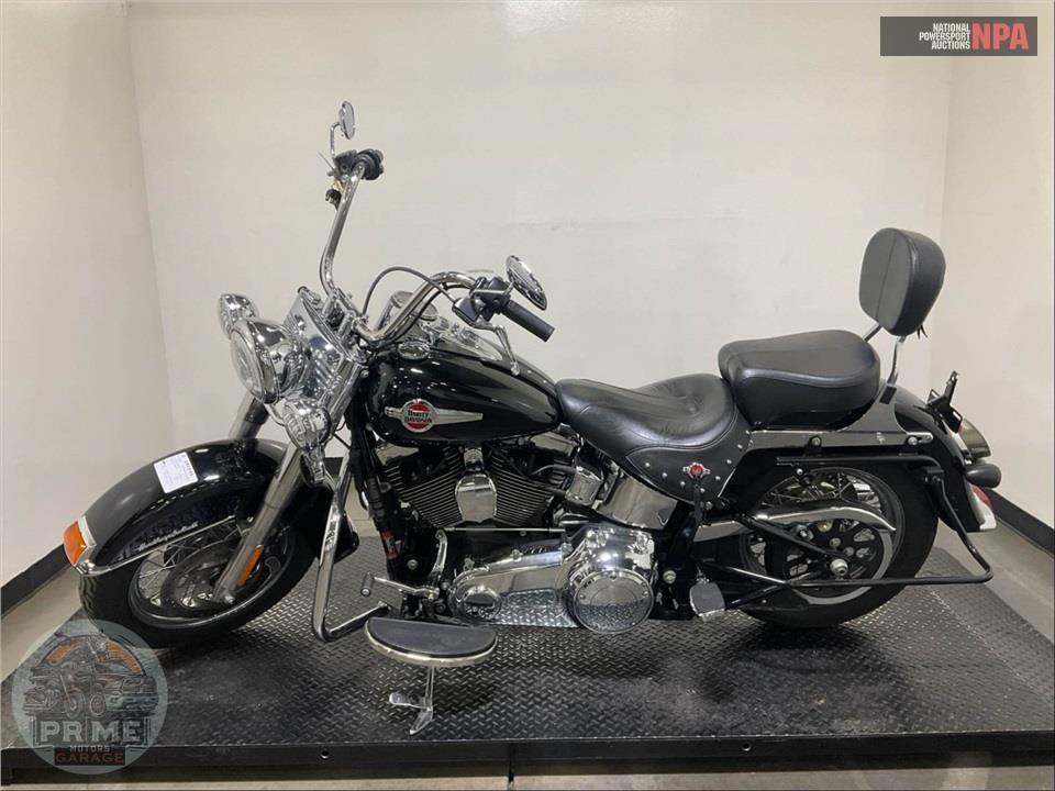 2017 Harley-Davidson FLSTC HERITAGE SOFTAIL CLASSIC — фото 3
