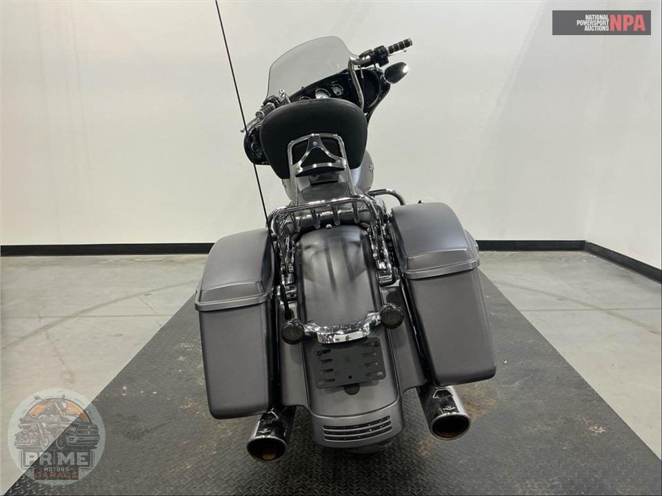 2017 Harley-Davidson FLHXS STREET GLIDE SPECIAL — фото 4
