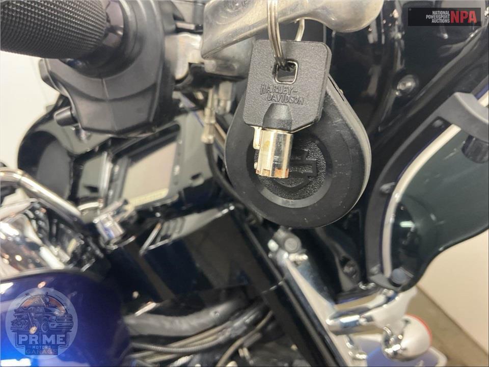 2015 Harley-Davidson FLHTKL ULTRA LIMITED LOW — фото 12