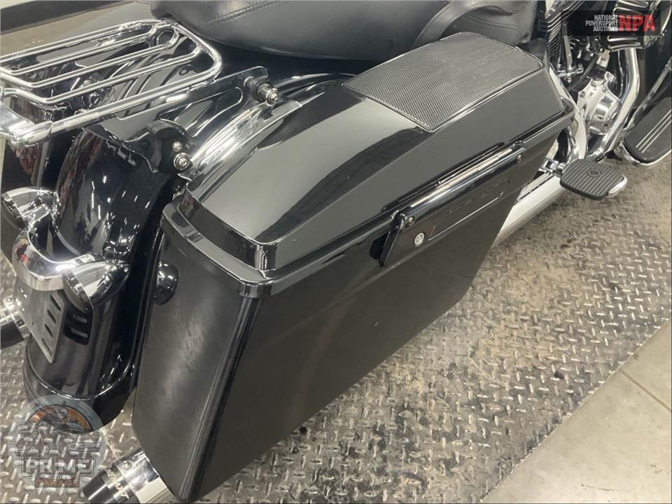 2013 Harley-Davidson FLHX STREET GLIDE — фото 24