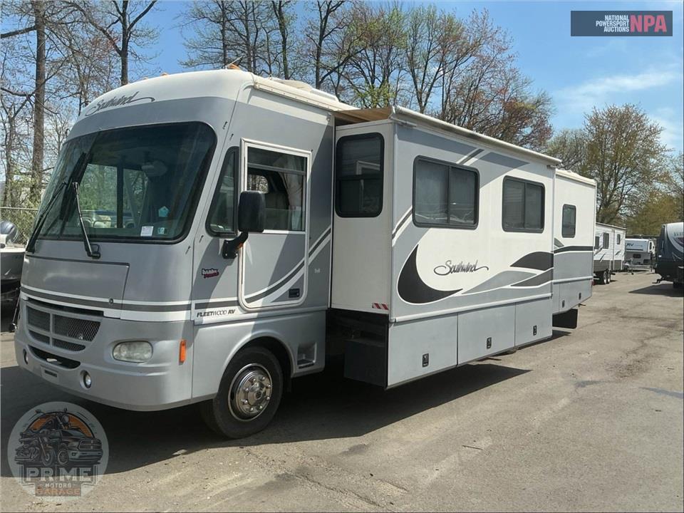 2004 Fleetwood Rv M-36E - SOUTHWIND — фото 2
