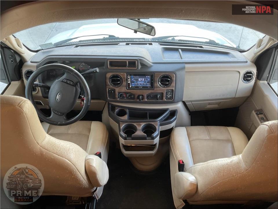 2018 Thor Motor Coach WS31 E450-V10 - QUANTUM SERIES — фото 13