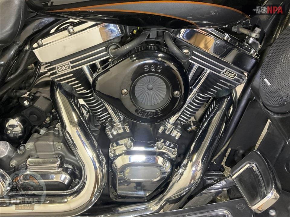 2016 Harley-Davidson FLTRUSE CVO ROAD GLIDE ULTRA — фото 6