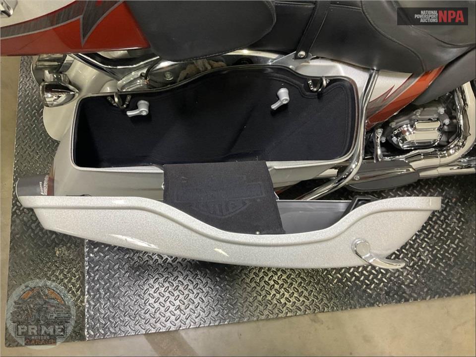 2014 Harley-Davidson FLHTKSE CVO ULTRA LIMITED — фото 27