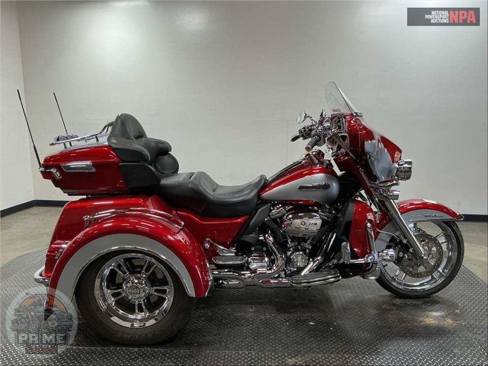 2019 Harley-Davidson FLHTCUTG TRI GLIDE ULTRA — фото 1