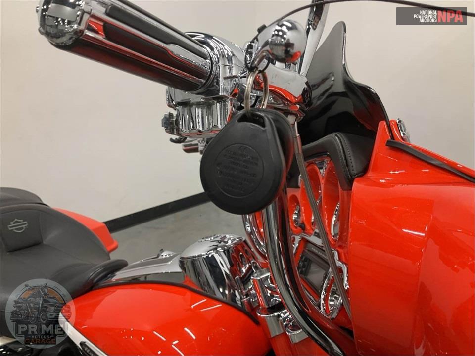 2012 Harley-Davidson FLHTCUSE7 SCREAMIN EAGLE — фото 10