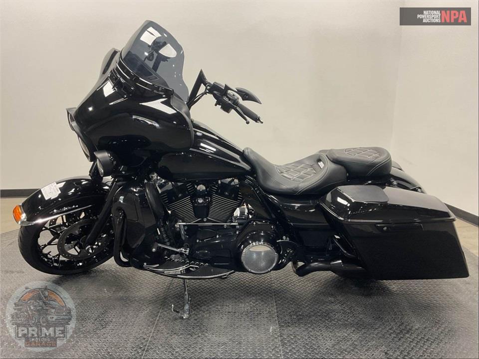 2015 Harley-Davidson FLHTCUL ULTRA CLASSIC LOW — фото 3