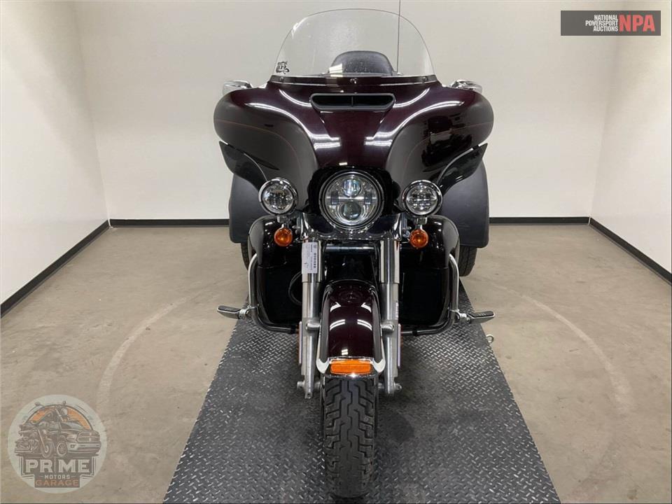 2014 Harley-Davidson FLHTCUTG TRIGLIDE ULTRA CLASSIC — фото 2