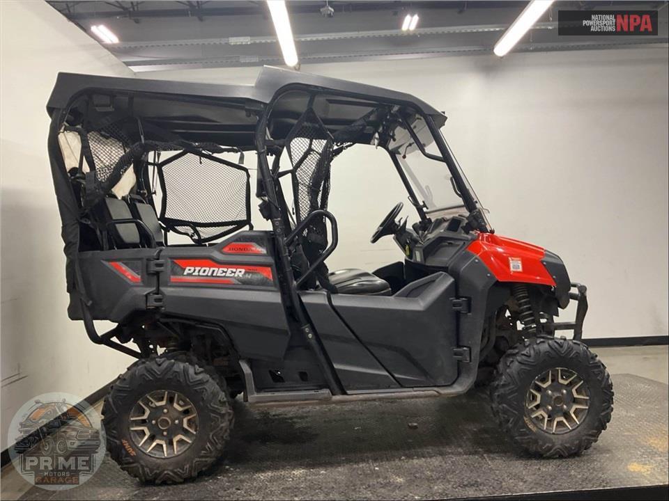 2018 Honda SXS700M4 PIONEER 4 DELUXE — фото 1