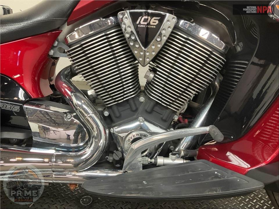 2012 Victory Motorcycles VISION TOUR 2-TONE — фото 6