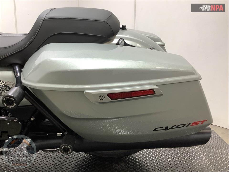 2025 Harley-Davidson FLTRXSTSE CVO ROAD GLIDE ST — фото 15