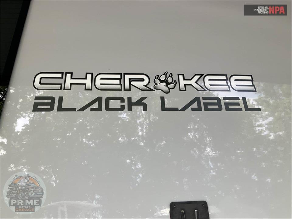 2025 Cherokee By Forest River M-39DLBL - TIMBERWOLF BLACK LABEL SERIES — фото 4