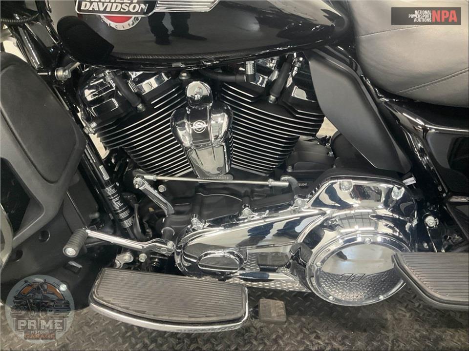 2022 Harley-Davidson FLHTCUTG TRI GLIDE ULTRA CLASSIC — фото 7