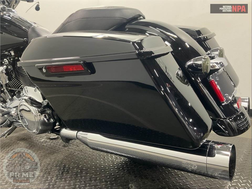 2017 Harley-Davidson FLHXS STREET GLIDE SPECIAL — фото 15